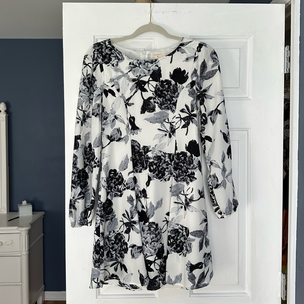 Everly Black and White Floral Long Sleeve Dress